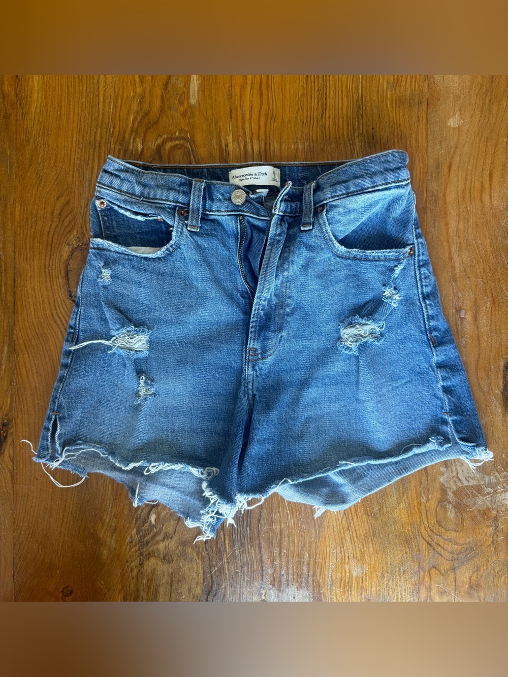 Abercrombie & Fitch Women's High Rise 4” Curve Love Distressed Shorts 26/2
